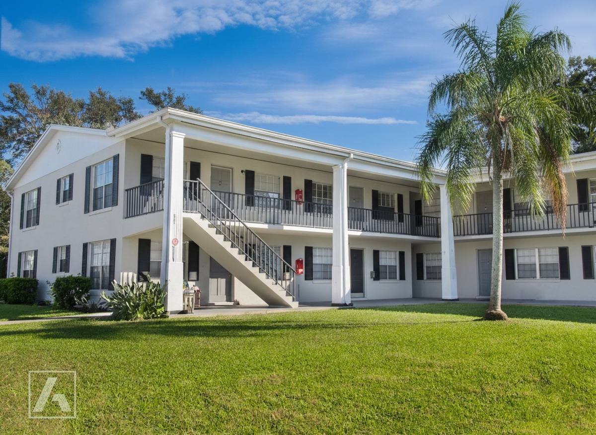 Apartment for rent at 916 W New York Ave, Deland, FL 32720