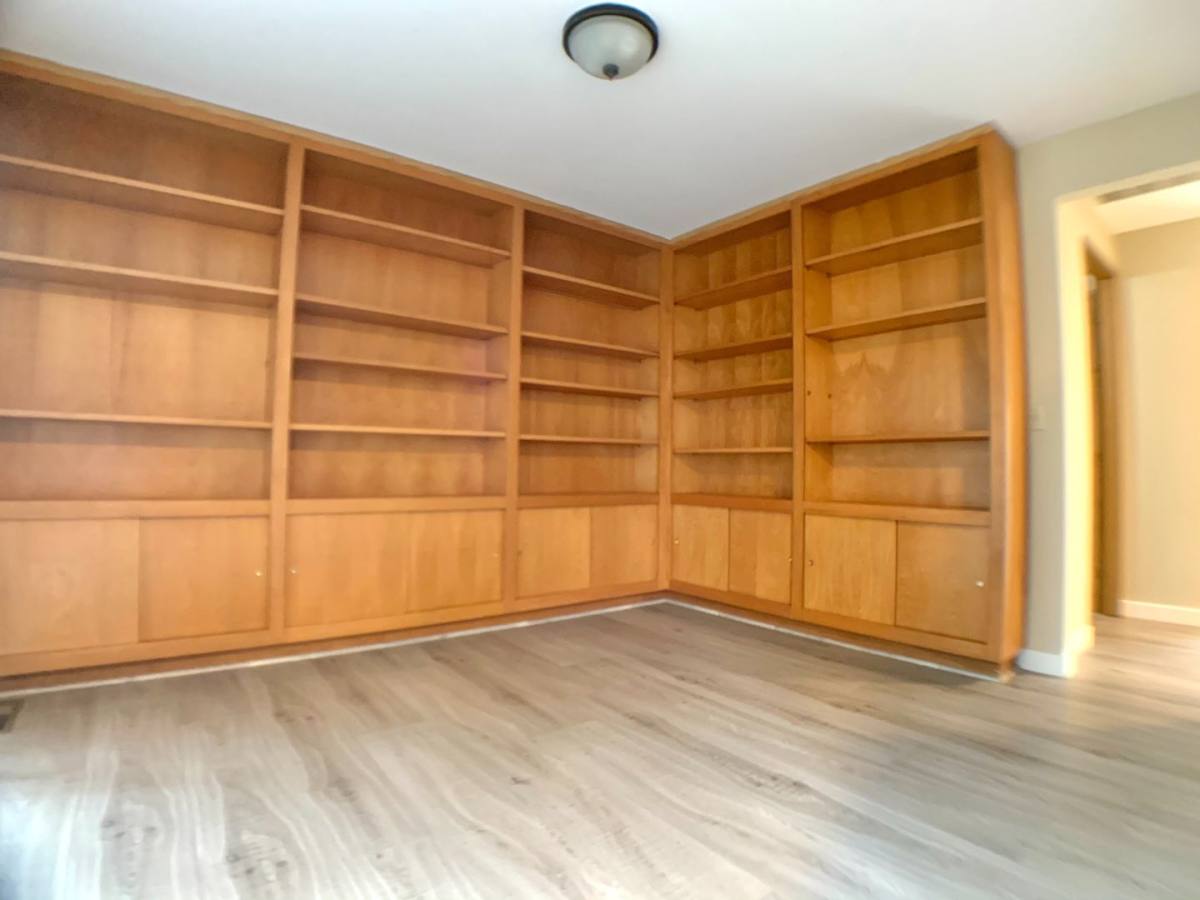 Townhouse for rent at 10250 NE 129th Lane, Kirkland, WA 98034