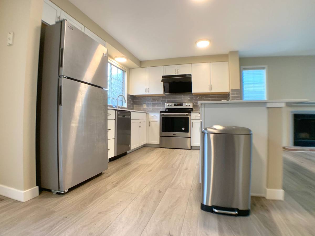 Townhouse for rent at 10250 NE 129th Lane, Kirkland, WA 98034
