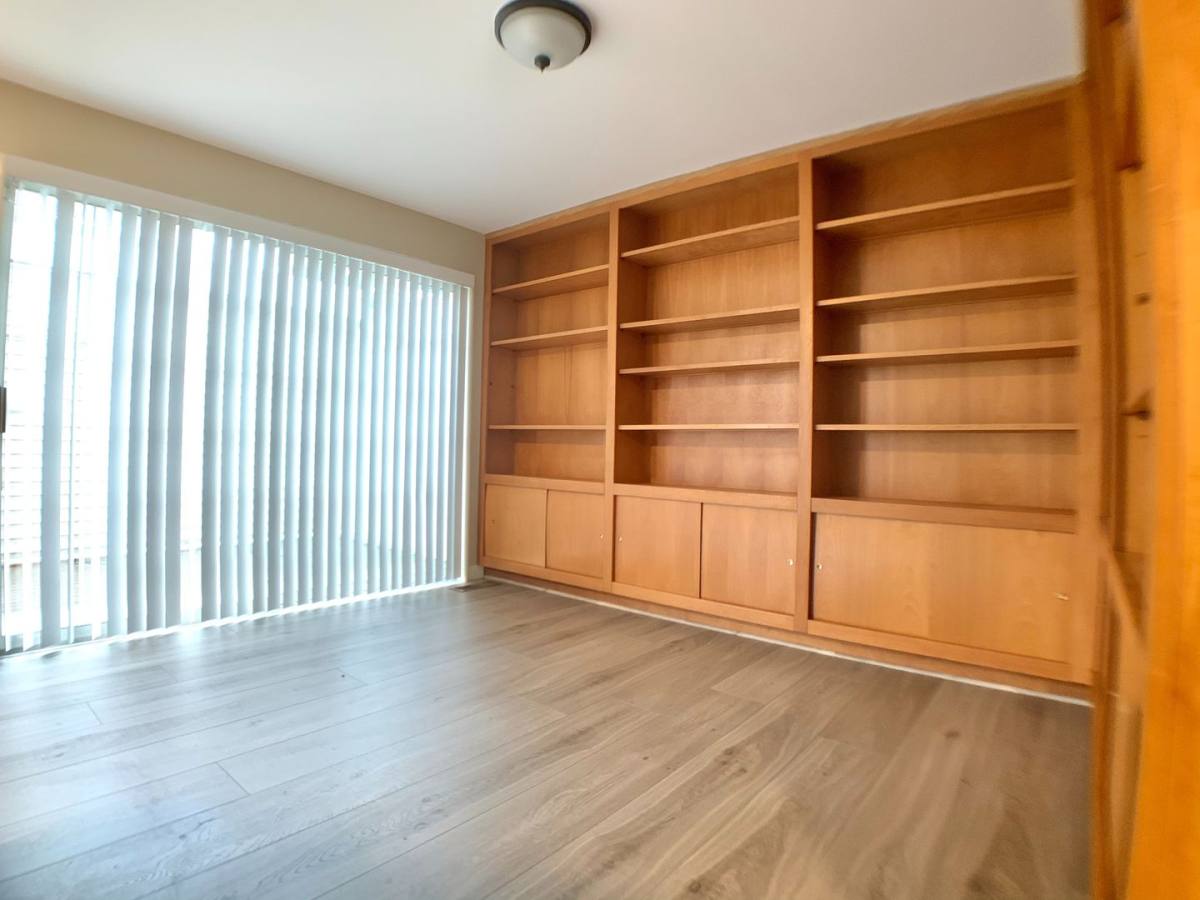 Townhouse for rent at 10250 NE 129th Lane, Kirkland, WA 98034