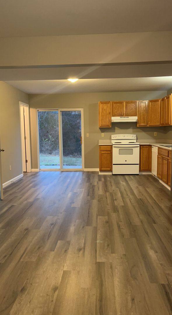 Townhouse for rent at 404 Briden St, Warrenton, MO 63383