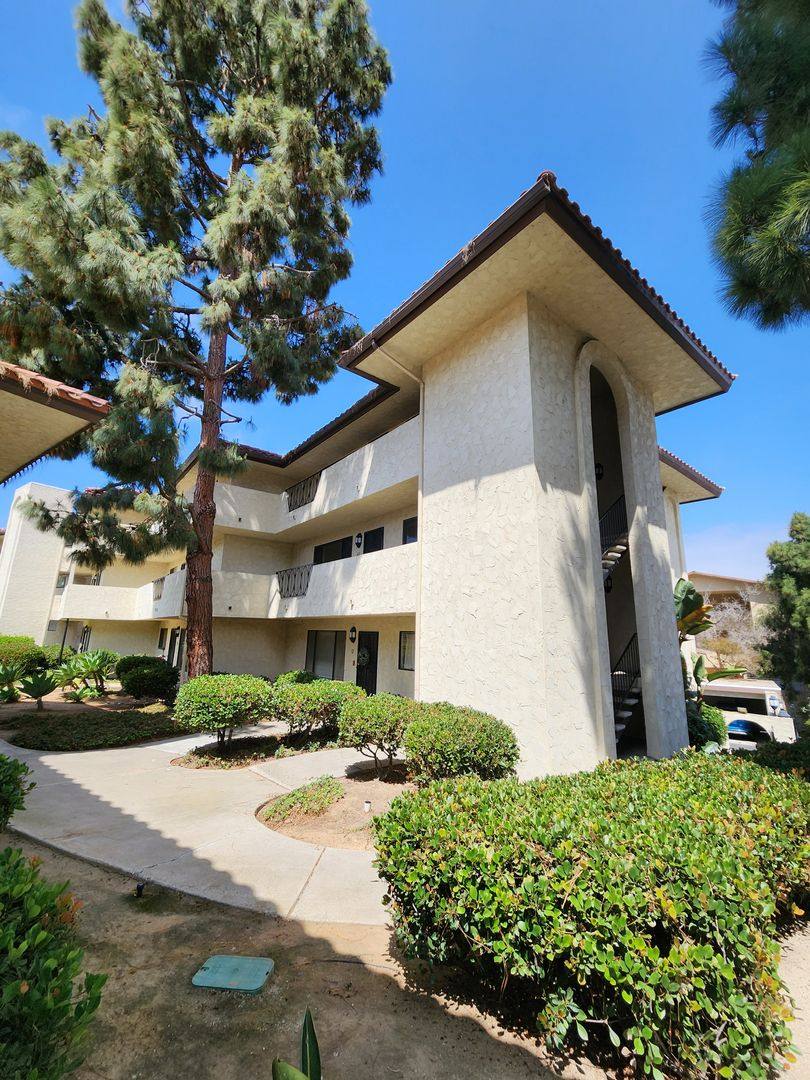 Apartment for rent at 4235 Asher St, San Diego, CA 92110