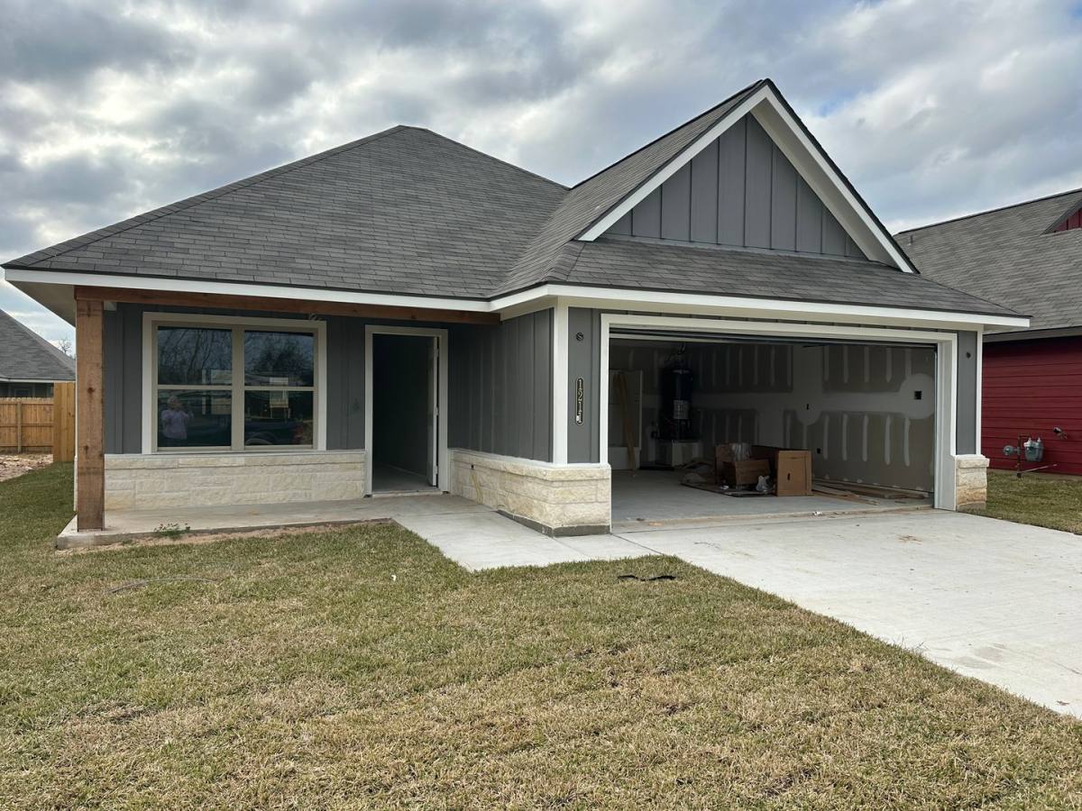 House for rent at 1211 Highgarden, Navasota, TX 77868