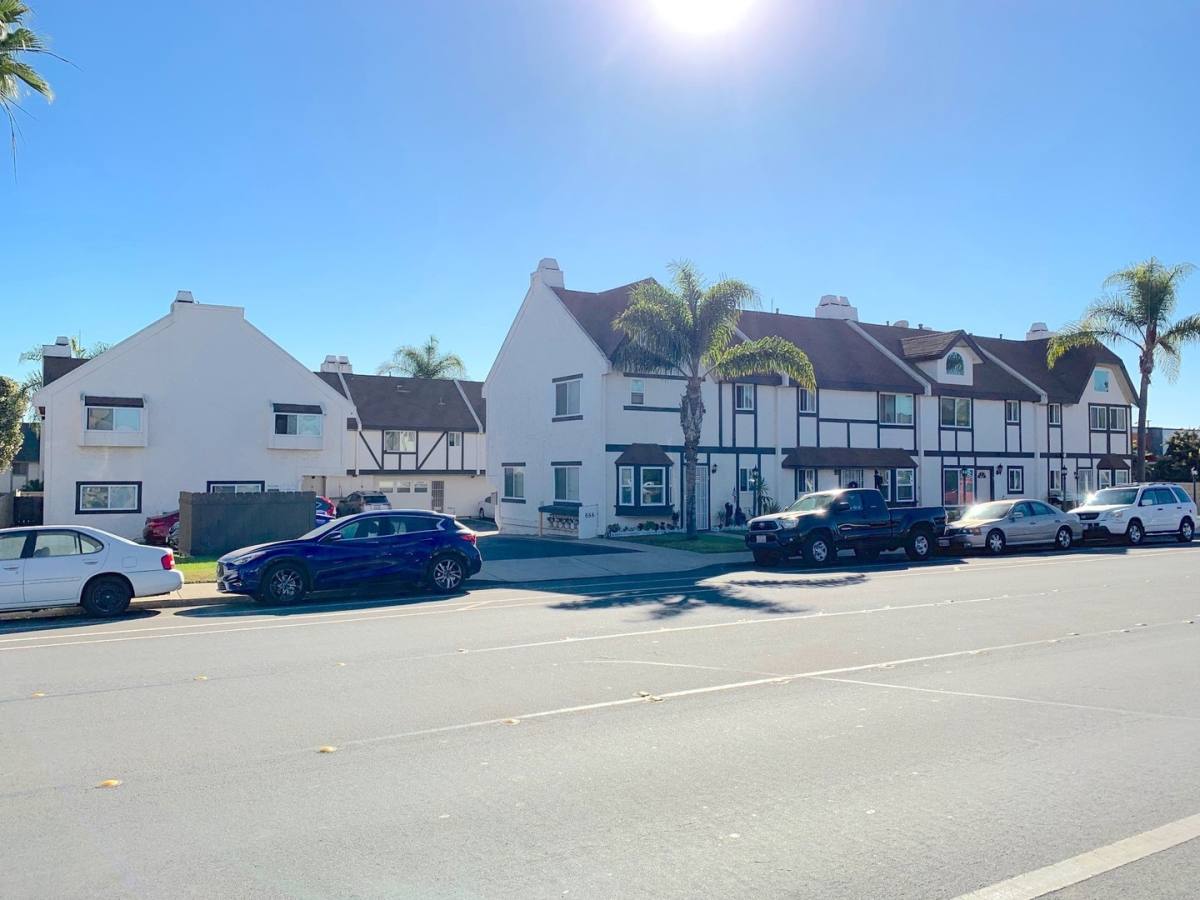 Townhouse for rent at 645 13th St, San Diego, CA 92154