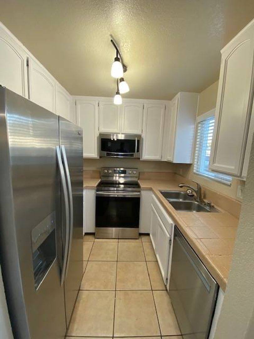 Townhouse for rent at 645 13th St, San Diego, CA 92154
