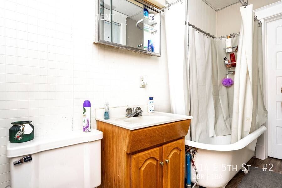 Apartment for rent at 814 E 5th St #2, Duluth, MN 55805