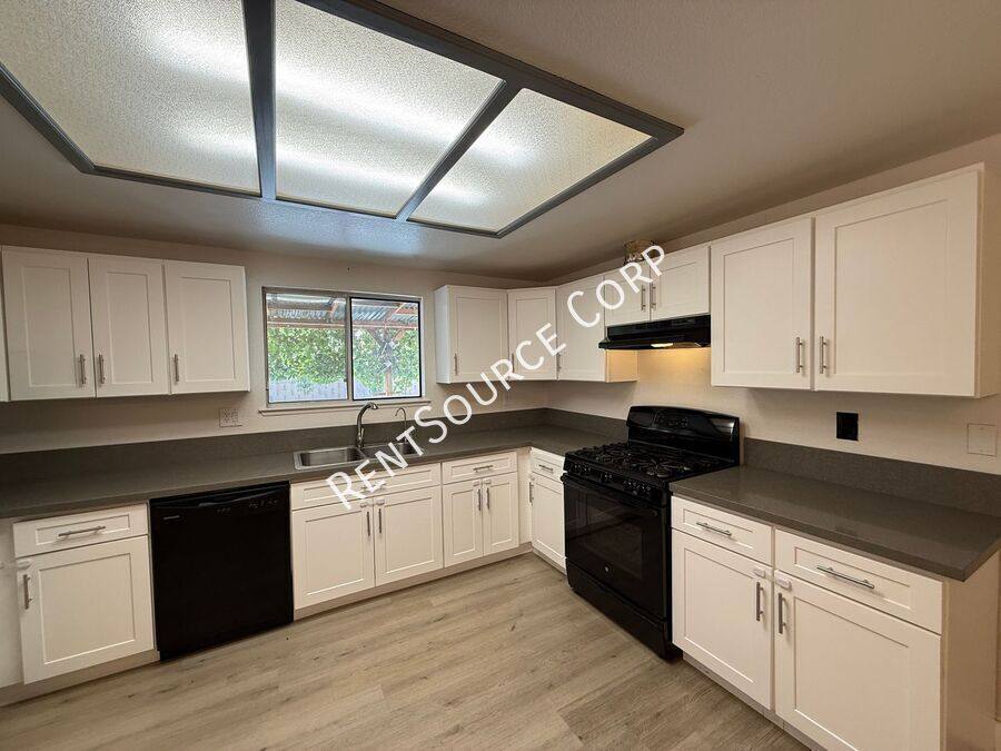 House for rent at 43837 David St, Lancaster, CA 93535
