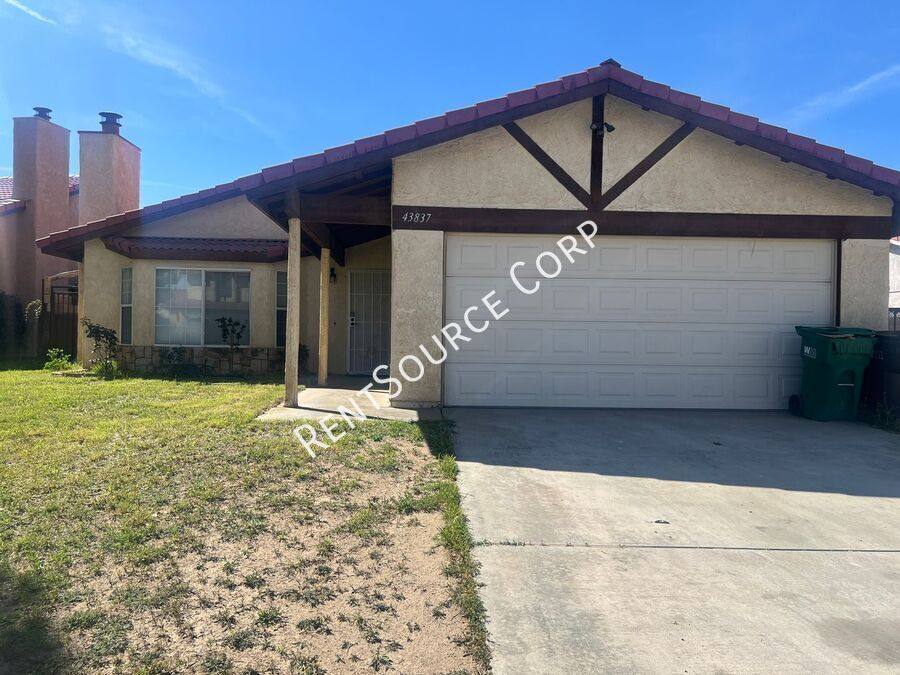 House for rent at 43837 David St, Lancaster, CA 93535