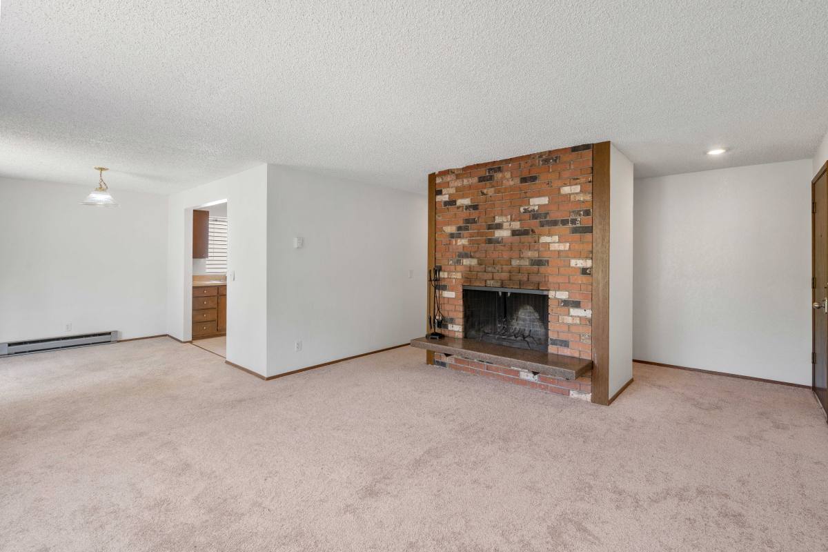 Apartment for rent at 19433 28th Ave NE, Seattle, WA 98155