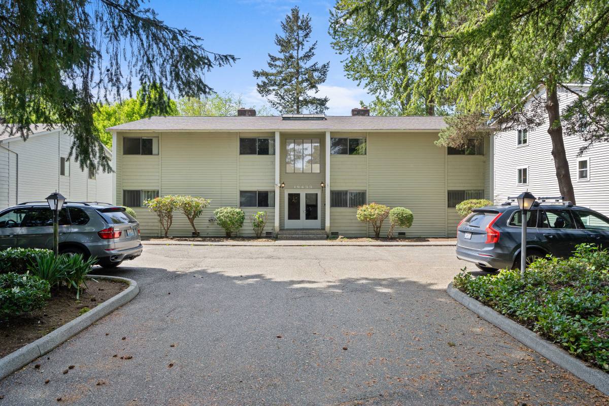 Apartment for rent at 19433 28th Ave NE, Seattle, WA 98155