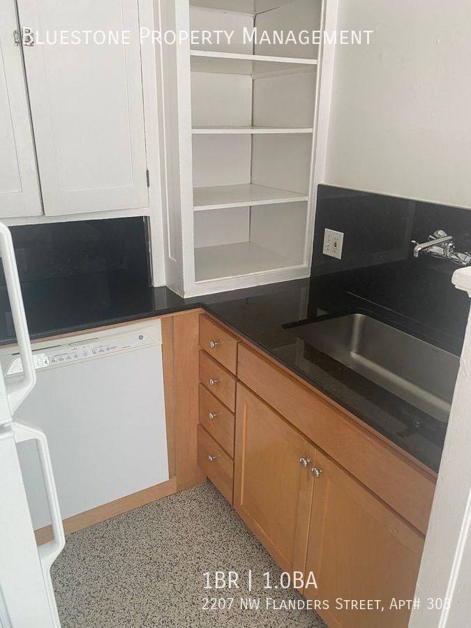 Apartment for rent at 2207 NW Flanders St #303, Portland, OR 97210
