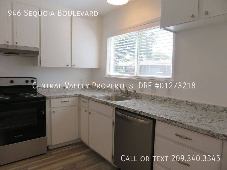 Townhouse for rent at 946 Sequoia Blvd, Tracy, CA 95376