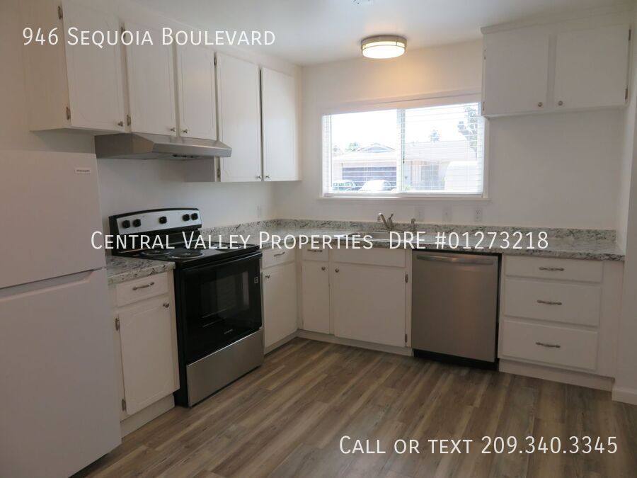 Townhouse for rent at 946 Sequoia Blvd, Tracy, CA 95376