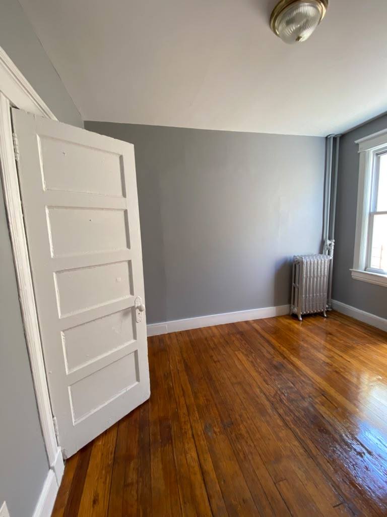 Apartment for rent at 74 Glenwood Ave 2S #2S, Yonkers, NY 10701