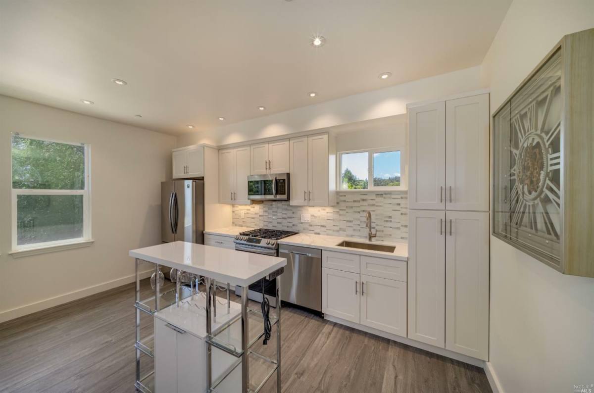 Townhouse for rent at 532 Yulupa Ave, Santa Rosa, CA 95405