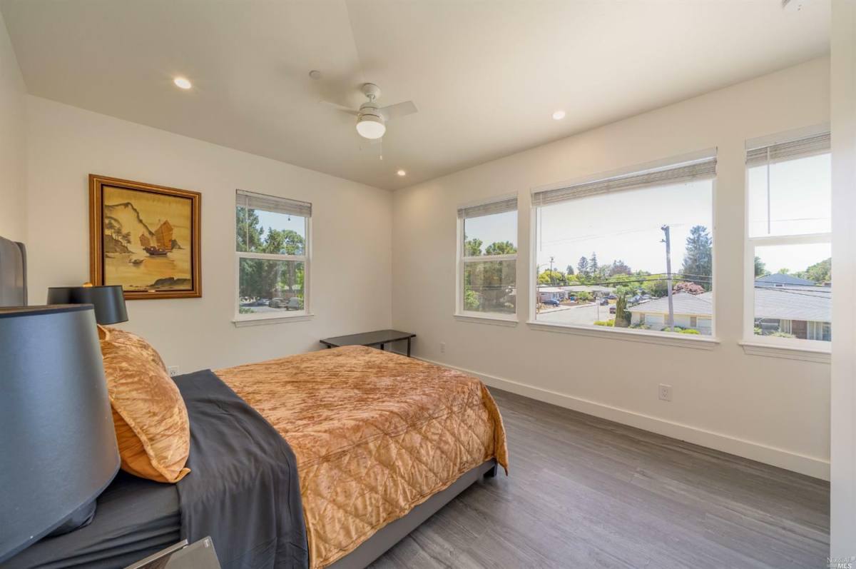 Townhouse for rent at 532 Yulupa Ave, Santa Rosa, CA 95405