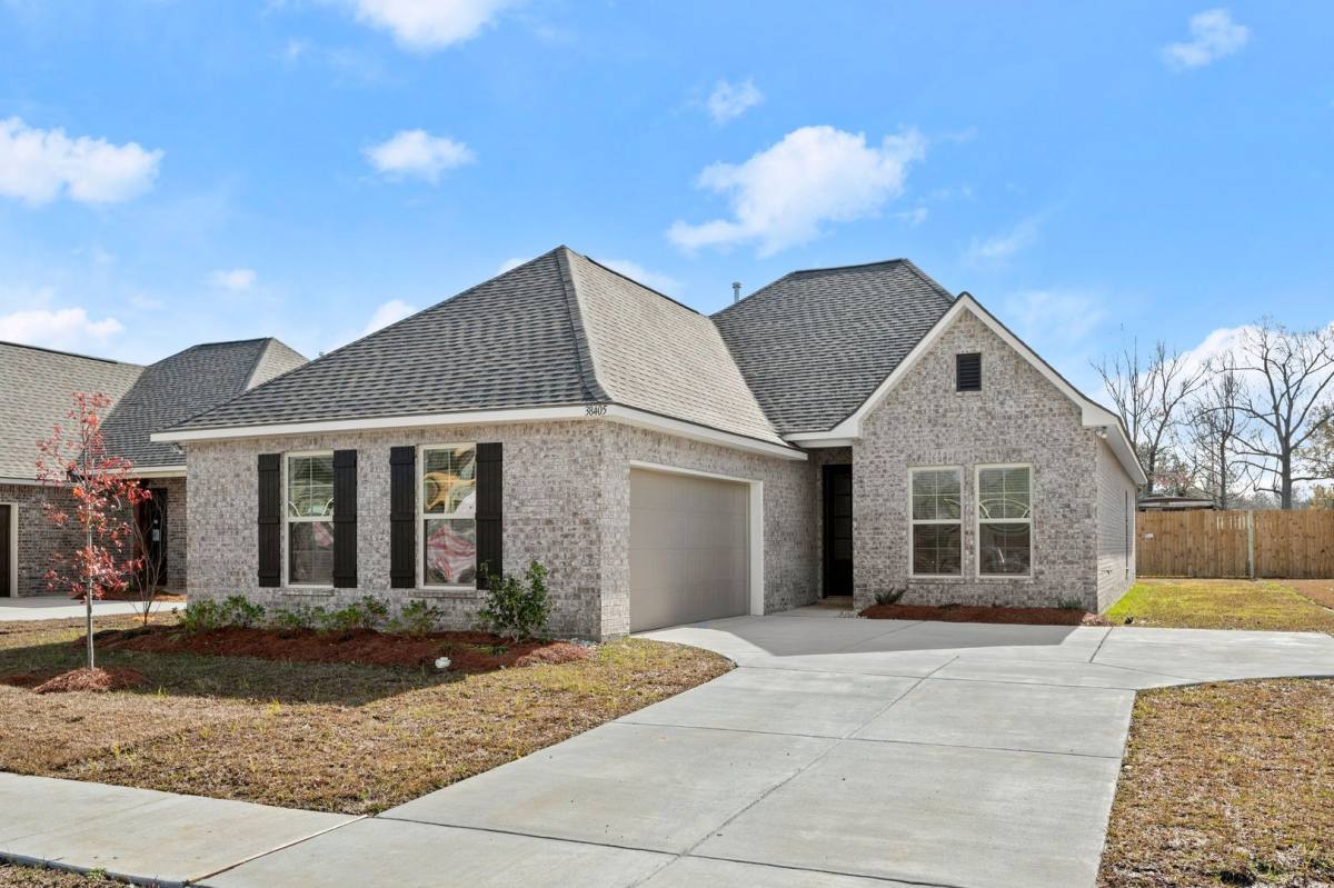 House for rent at 38405 Parliament Dr, Prairieville, LA 70769