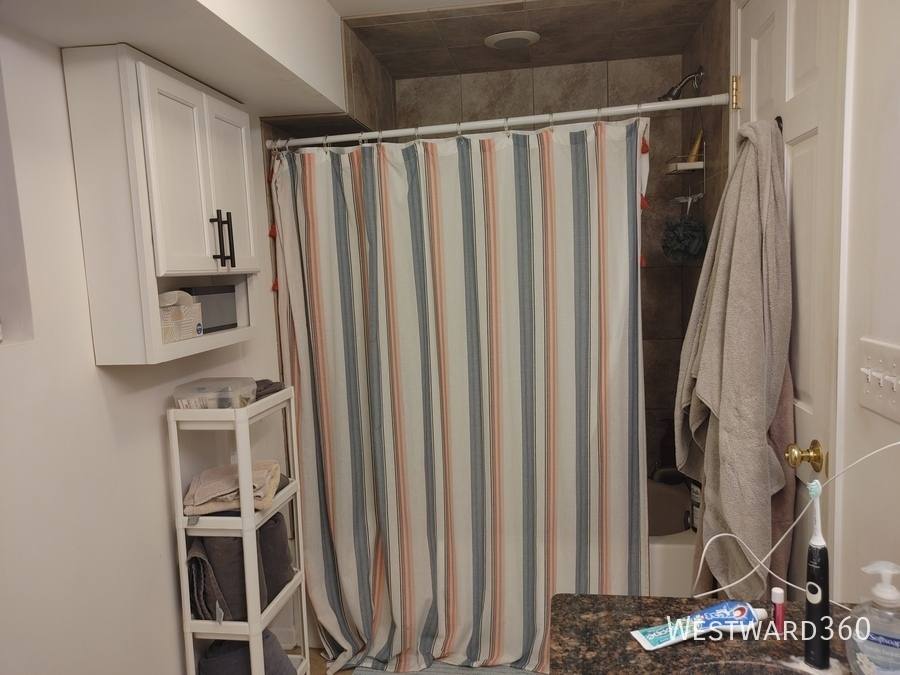 Apartment for rent at 2102 W Belle Plaine Ave G #G, Chicago, IL 60618