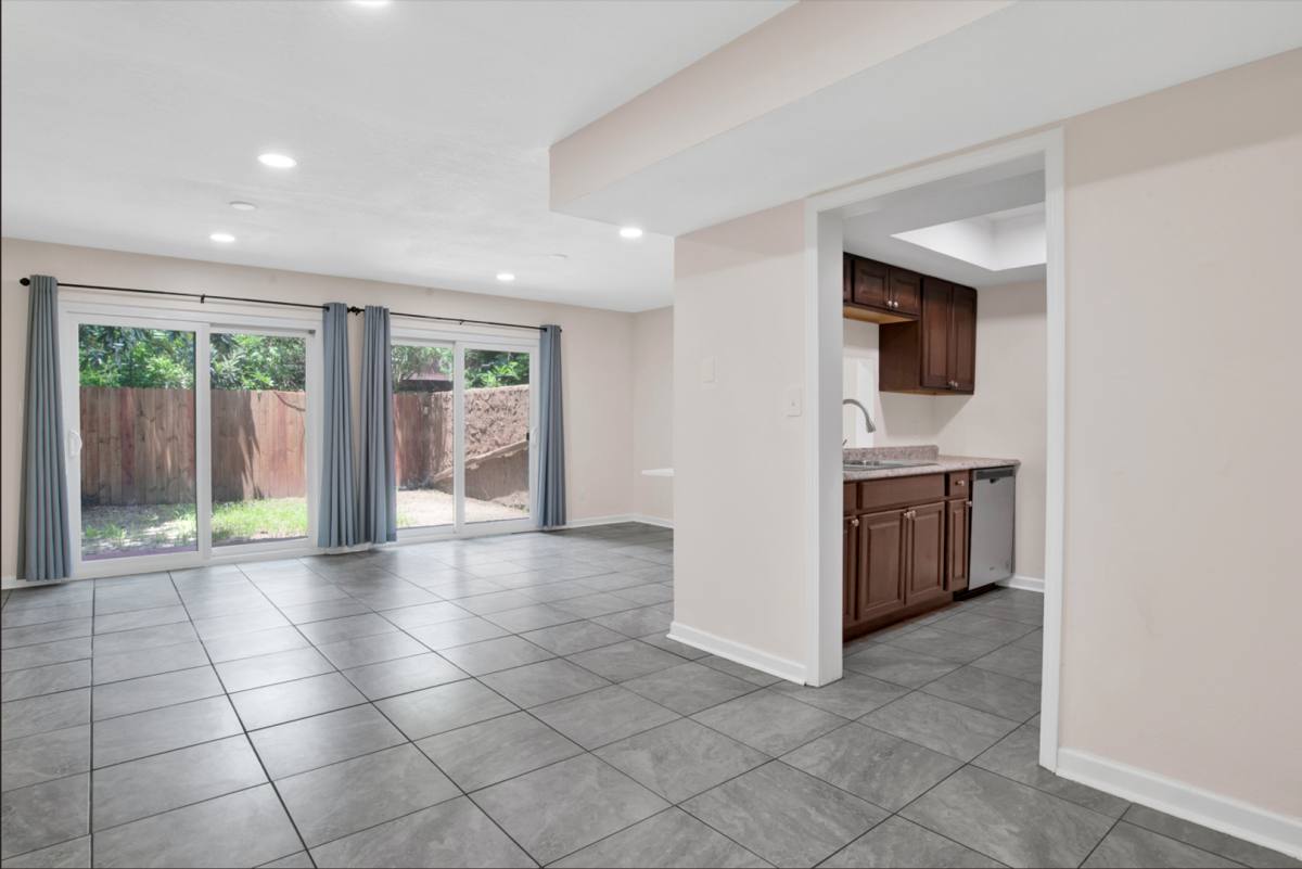 Townhouse for rent at 8140 Lillian Highway, Pensacola, FL 32506