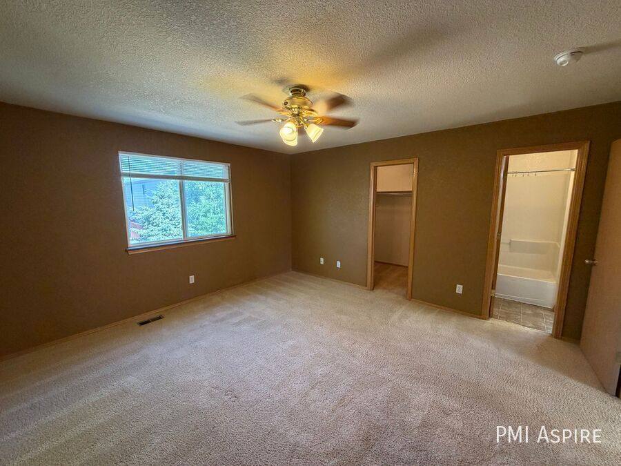 House for rent at 10489 Taylor Ave, Longmont, CO 80504