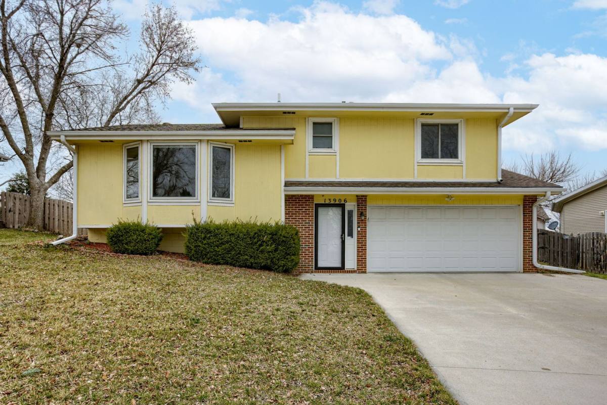House for rent at 13906 Jennifer Rd, Omaha, NE 68138