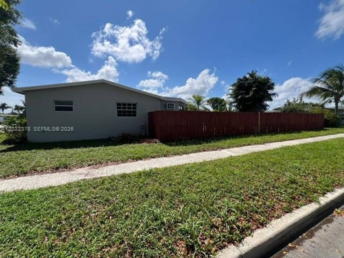 House for rent at 6921 NW 5th Court, Pompano Beach, FL 33063