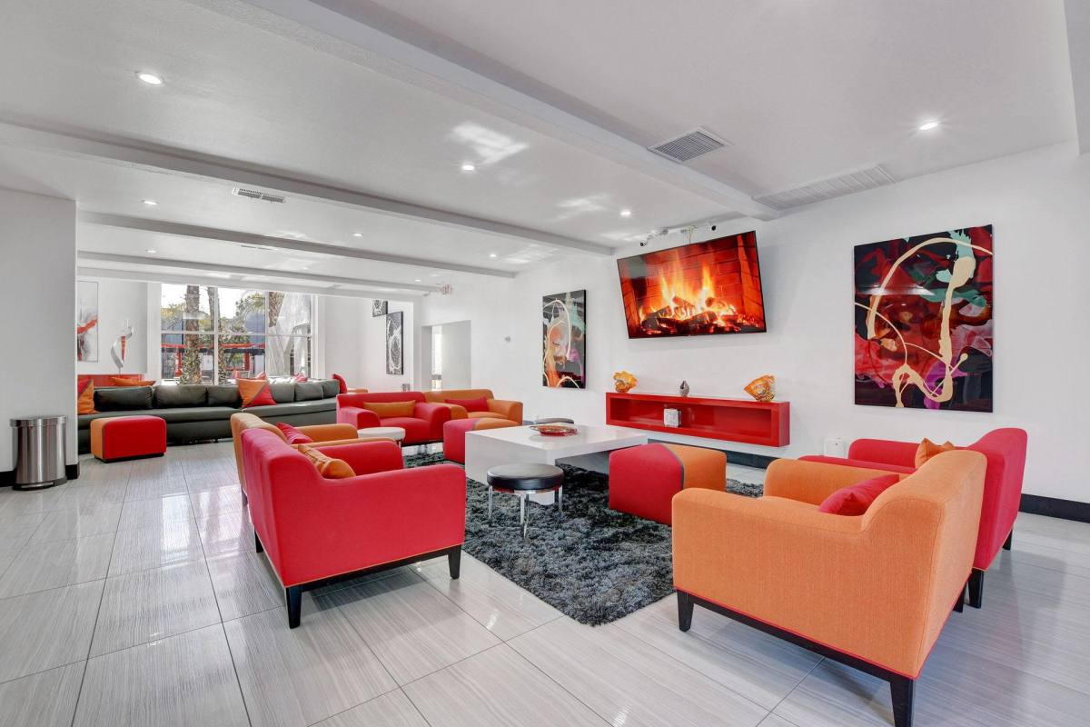 Apartment for rent at 3550 Paradise Rd, Las Vegas, NV 89169