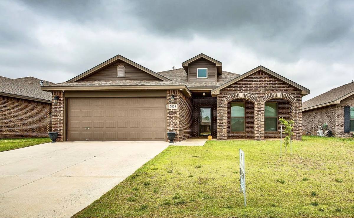 House for rent at 7428 103rd St, Lubbock, TX 79424