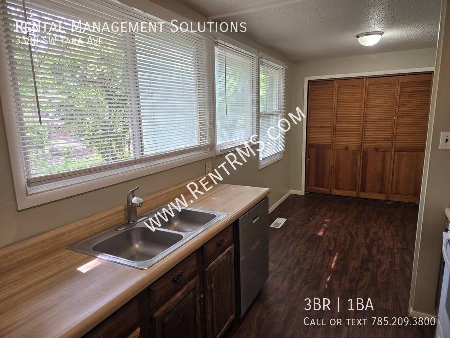House for rent at 3380 SW Tara Ave, Topeka, KS 66611
