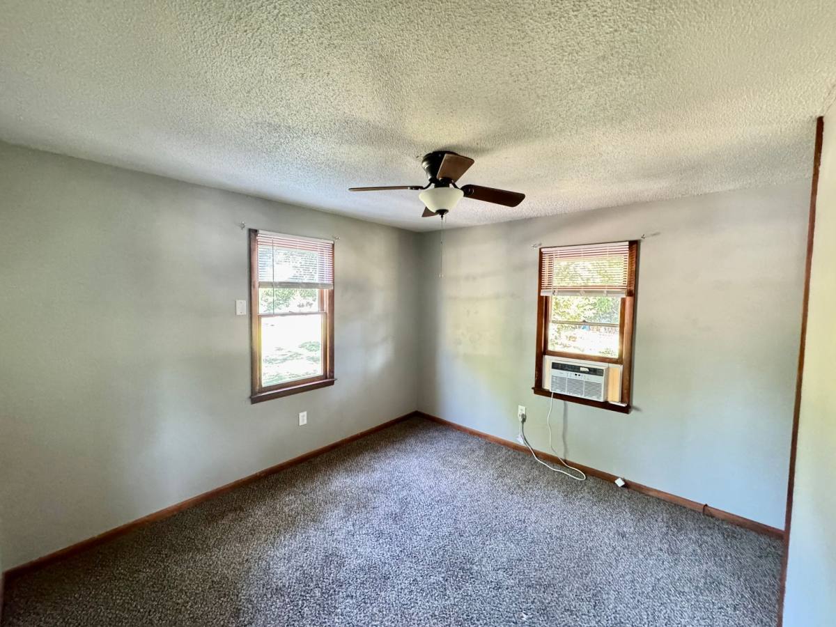 Apartment for rent at 414 N Mulberry St, Warrensburg, MO 64093