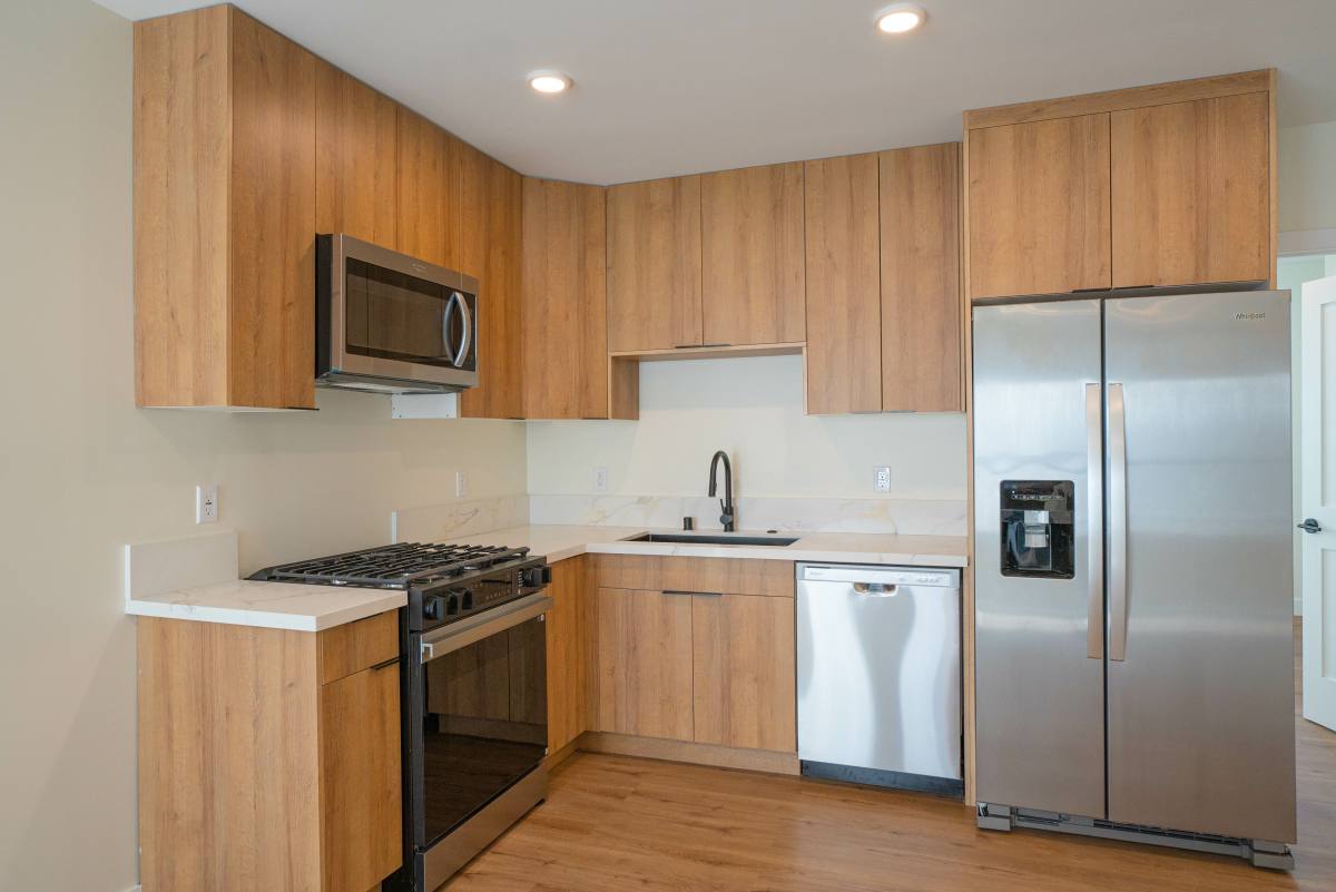 Apartment for rent at 1038 Westmoreland Ave, Los Angeles, CA 90006