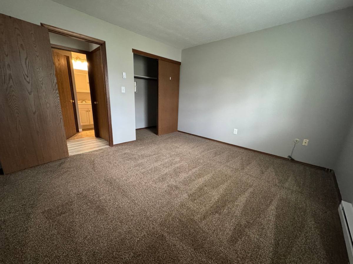 Apartment for rent at 6605 Mill St, Sylvania, OH 43560