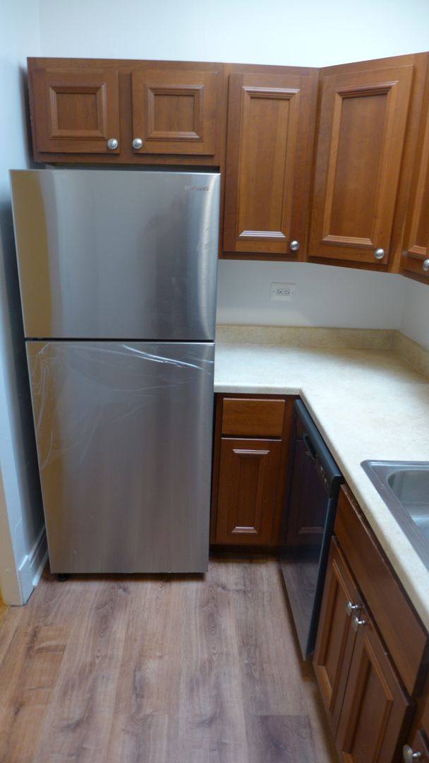 Apartment for rent at 604 Belmont 3200-06 Broadway, Chicago, IL 60657