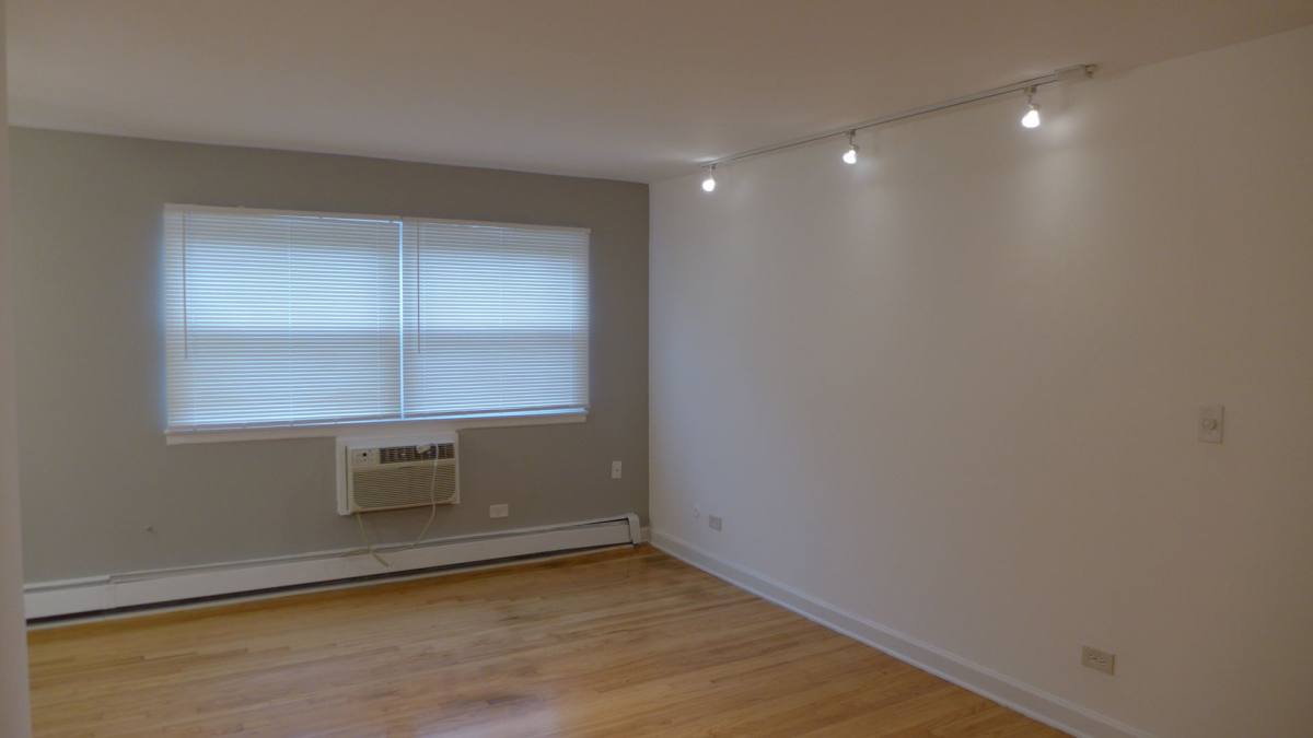 Apartment for rent at 5633 N Winthrop, Chicago, IL 60660