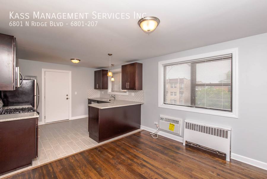 Apartment for rent at 6801 N Ridge Blvd #207, Chicago, IL 60645