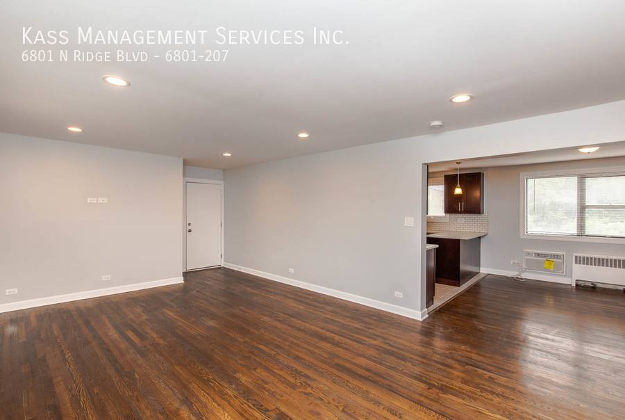 Apartment for rent at 6801 N Ridge Blvd #207, Chicago, IL 60645