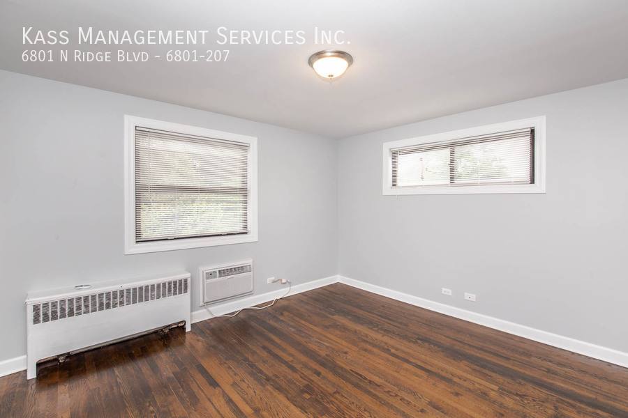 Apartment for rent at 6801 N Ridge Blvd #207, Chicago, IL 60645