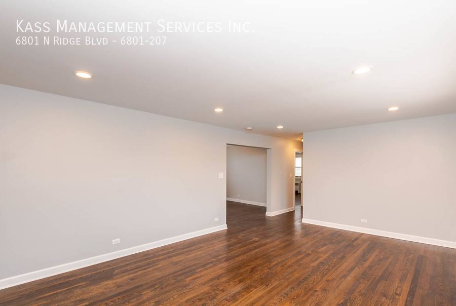 Apartment for rent at 6801 N Ridge Blvd #207, Chicago, IL 60645