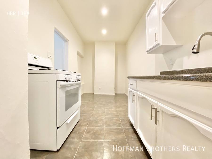 Apartment for rent at 1518 S Wilton Place #108, Los Angeles, CA 90019