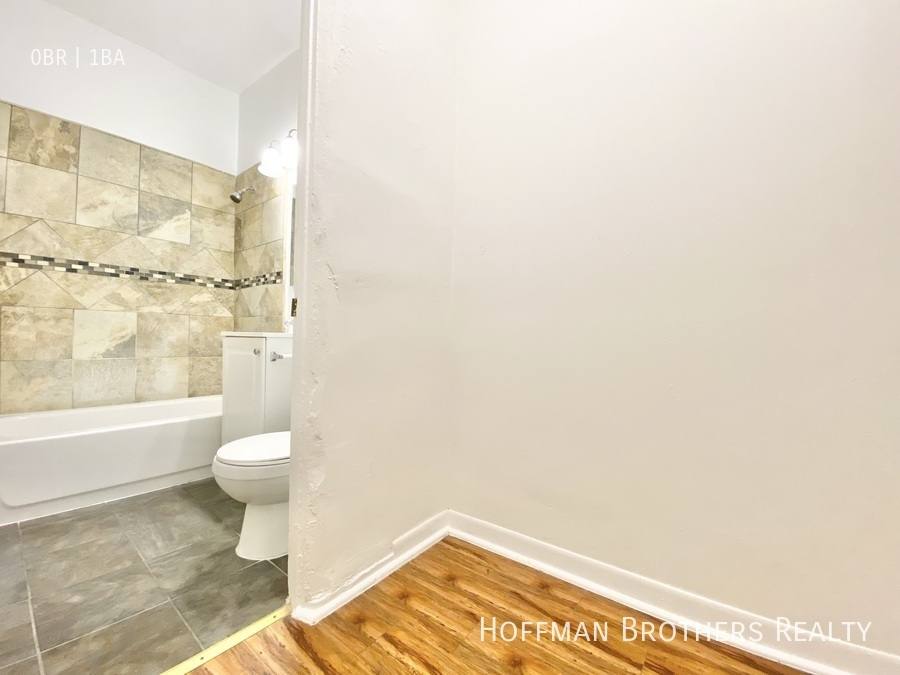 Apartment for rent at 1518 S Wilton Place #108, Los Angeles, CA 90019