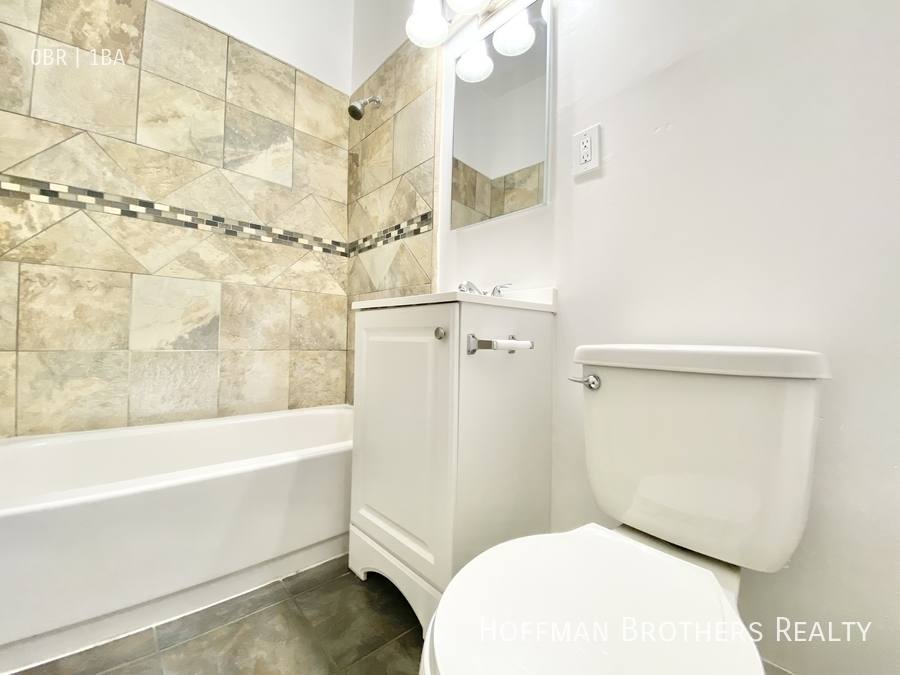 Apartment for rent at 1518 S Wilton Place #108, Los Angeles, CA 90019