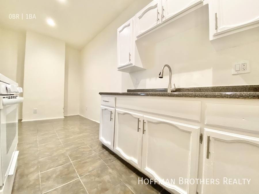 Apartment for rent at 1518 S Wilton Place #108, Los Angeles, CA 90019