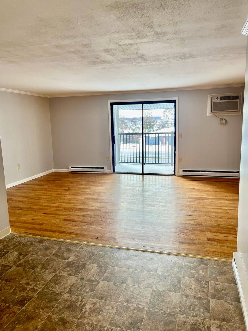 Apartment for rent at 212 Old Liverpool Rd, Liverpool, NY 13088