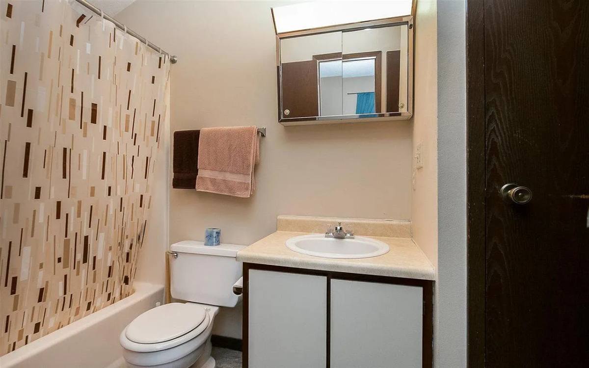 Apartment for rent at 2420 Bittersweet Court, Iowa City, IA 52246
