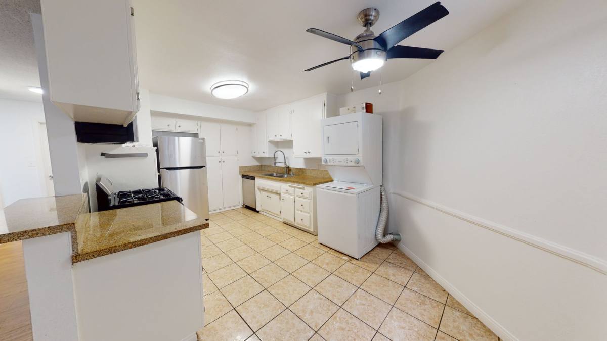 Apartment for rent at 205 E Plymouth St, Inglewood, CA 90302