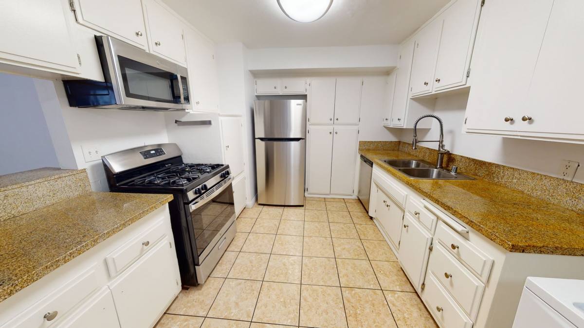 Apartment for rent at 205 E Plymouth St, Inglewood, CA 90302