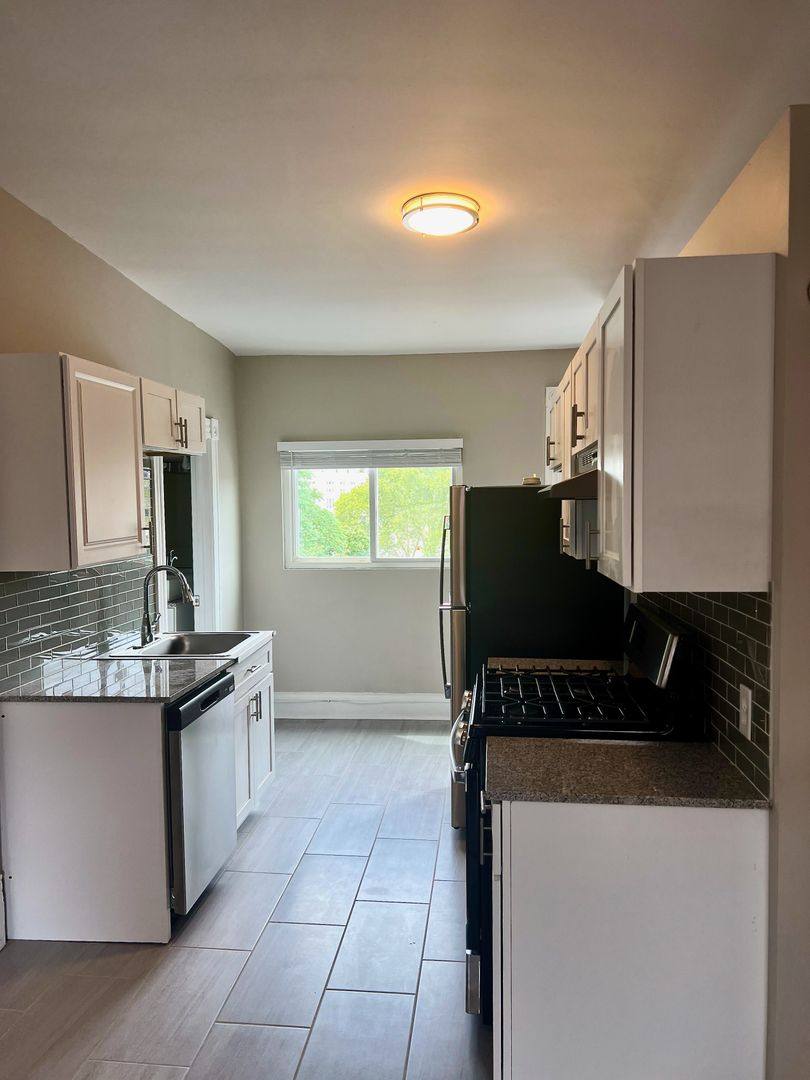 Apartment for rent at 23 Wellsford St, Pittsburgh, PA 15213