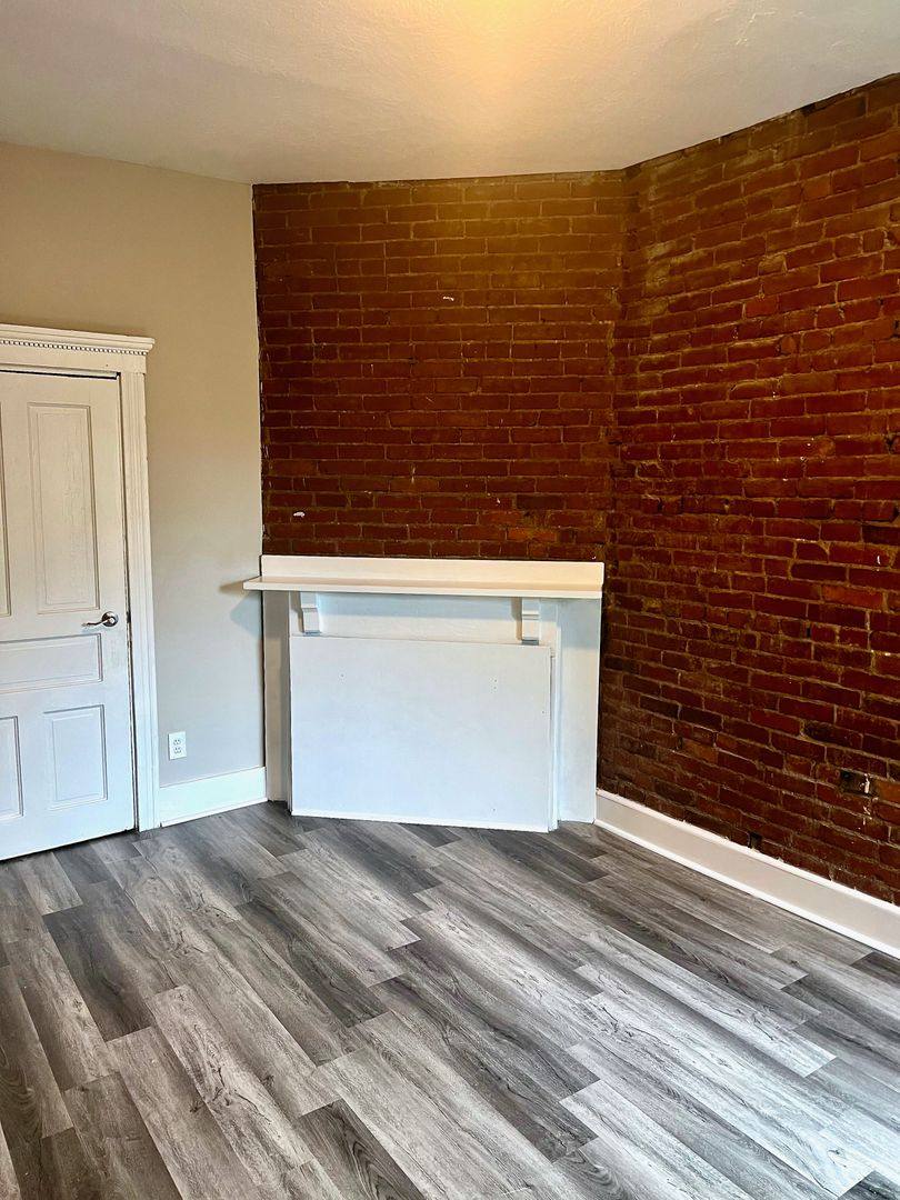 Apartment for rent at 23 Wellsford St, Pittsburgh, PA 15213