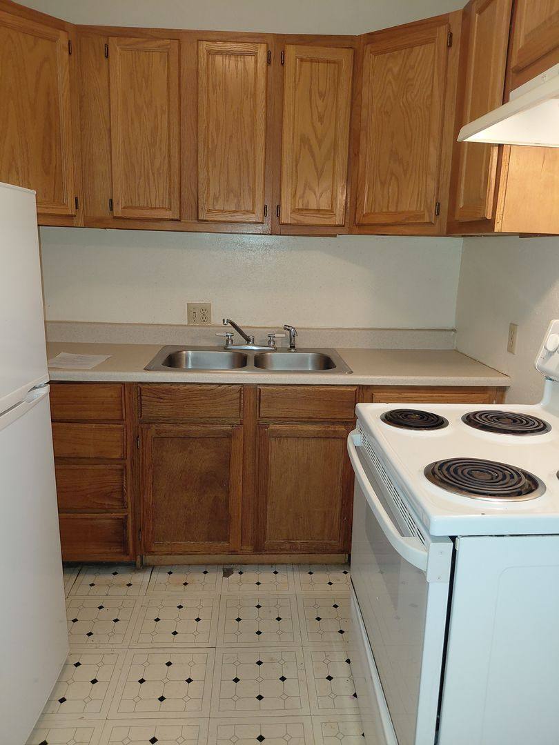 Apartment for rent at 8th St, Ogden, KS 66517