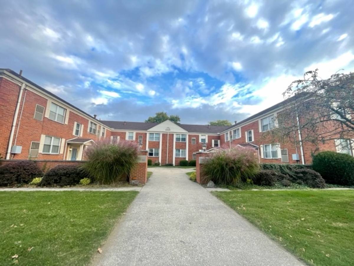 Apartment for rent at 460 Woodward Ave, Mansfield, OH 44903